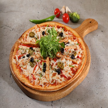 Chicken & Vegetable Pizza